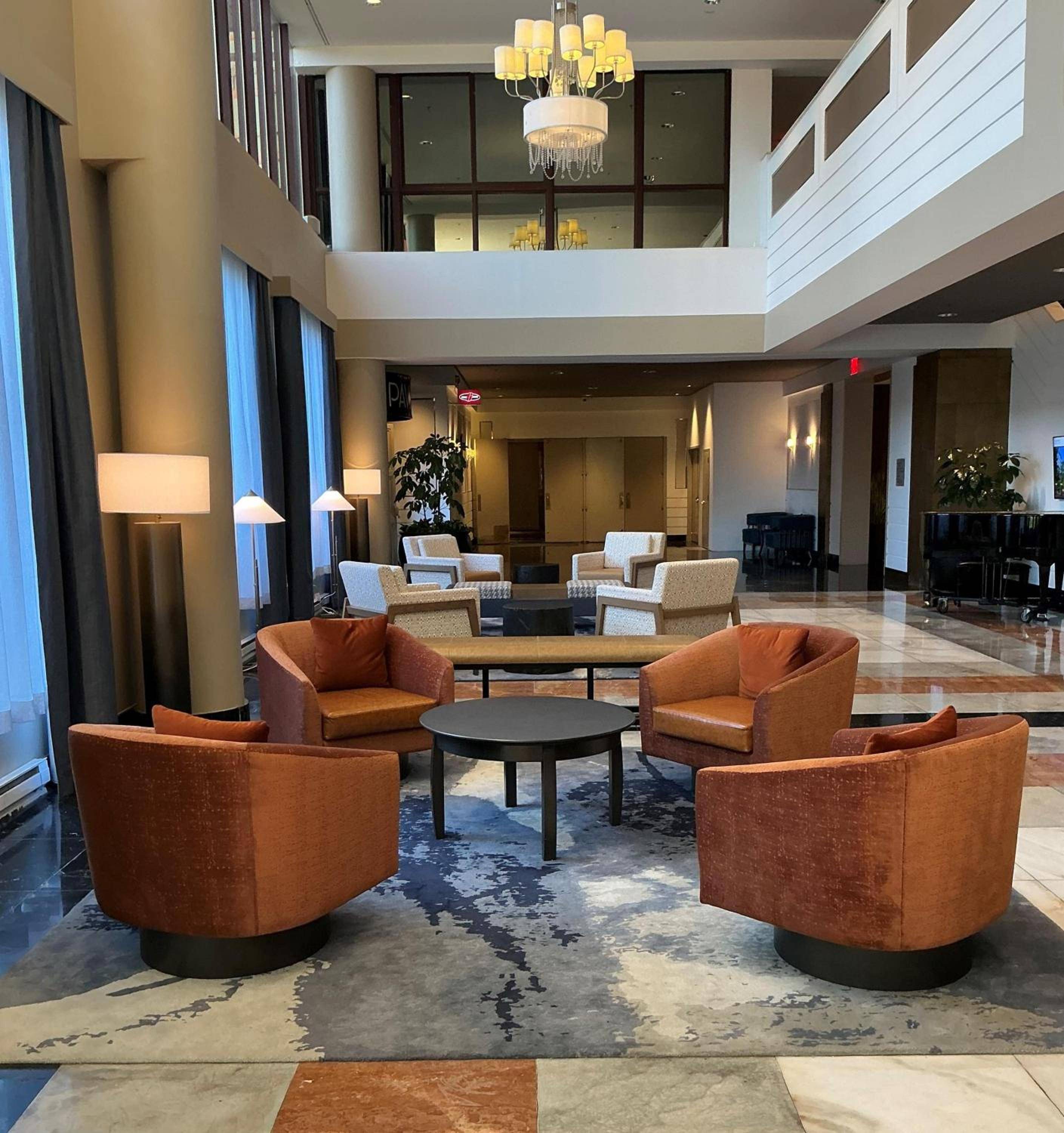 LaGuardia Plaza Hotel