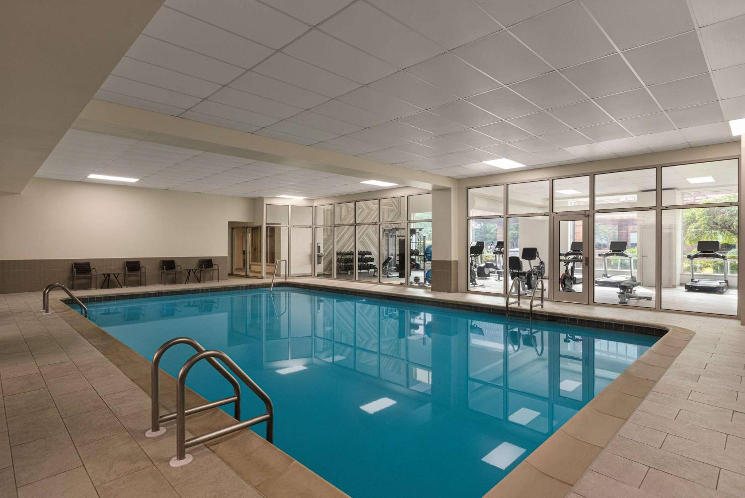 LaGuardia Plaza Hotel