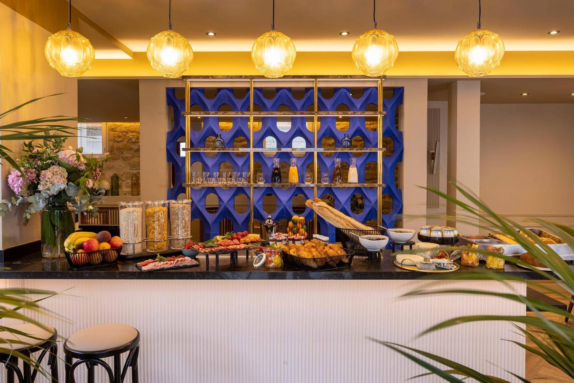 Hotel Le Rocroy Gare du Nord