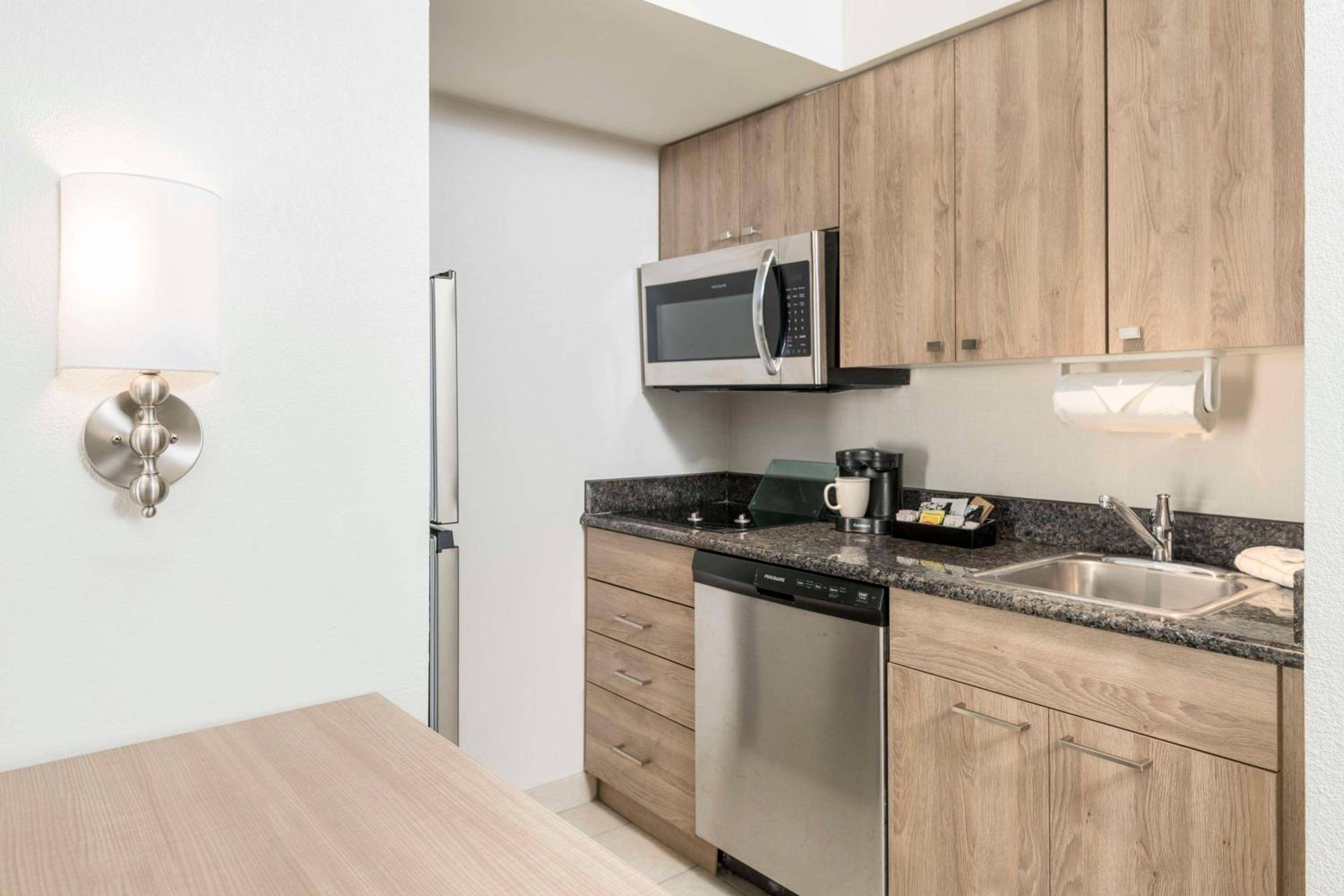 Homewood Suites by Hilton Miami Airport-Blue Lagoon