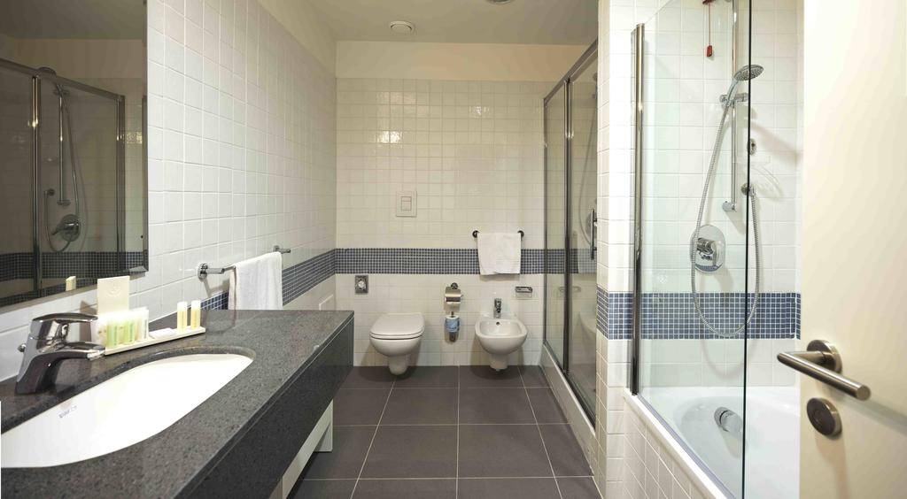Inn Naples Airport
