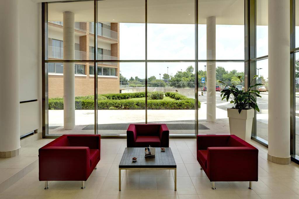 Inn Naples Airport