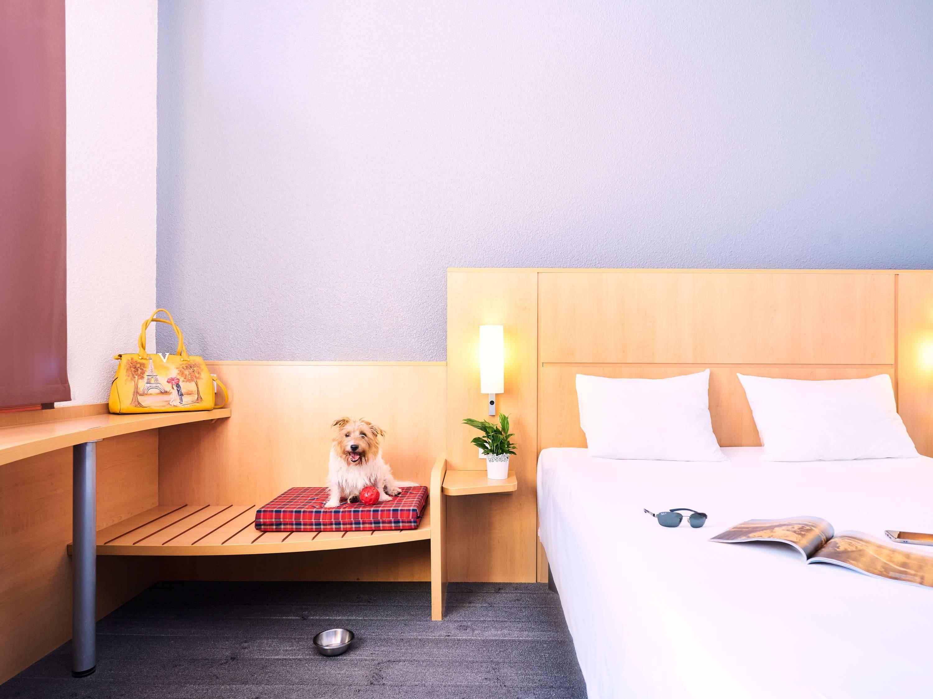 ibis Como