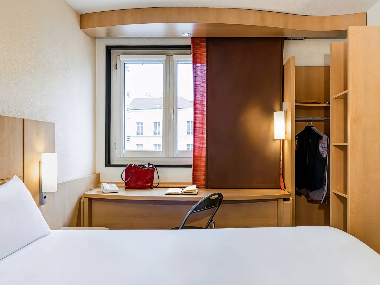 ibis Paris Pont de Suresnes