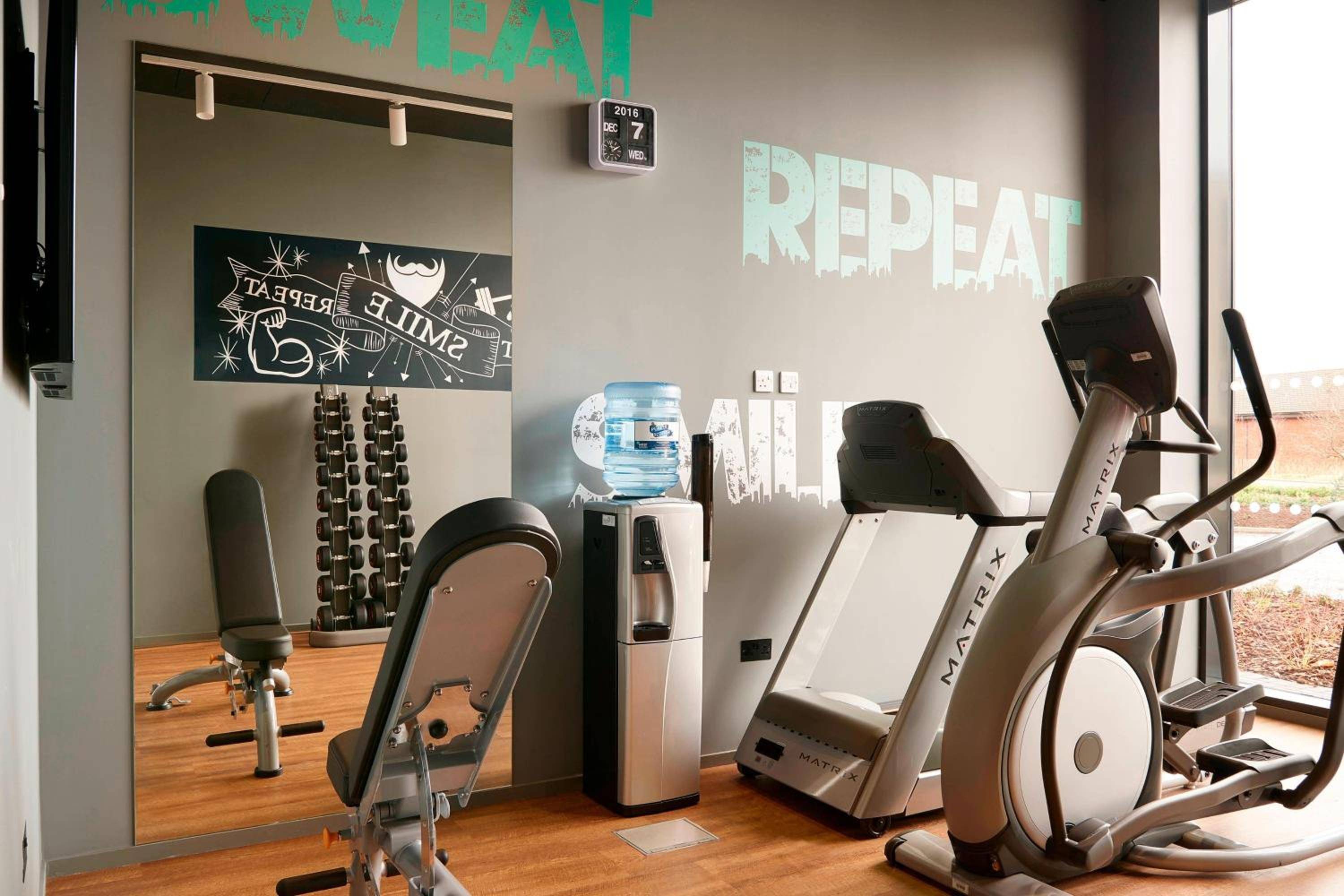 Moxy Aberdeen Airport