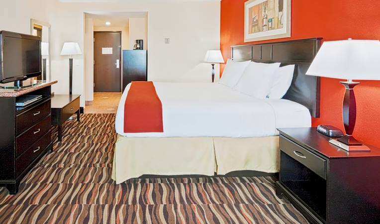 Holiday Inn Express & Suites Fort Lauderdale Airport