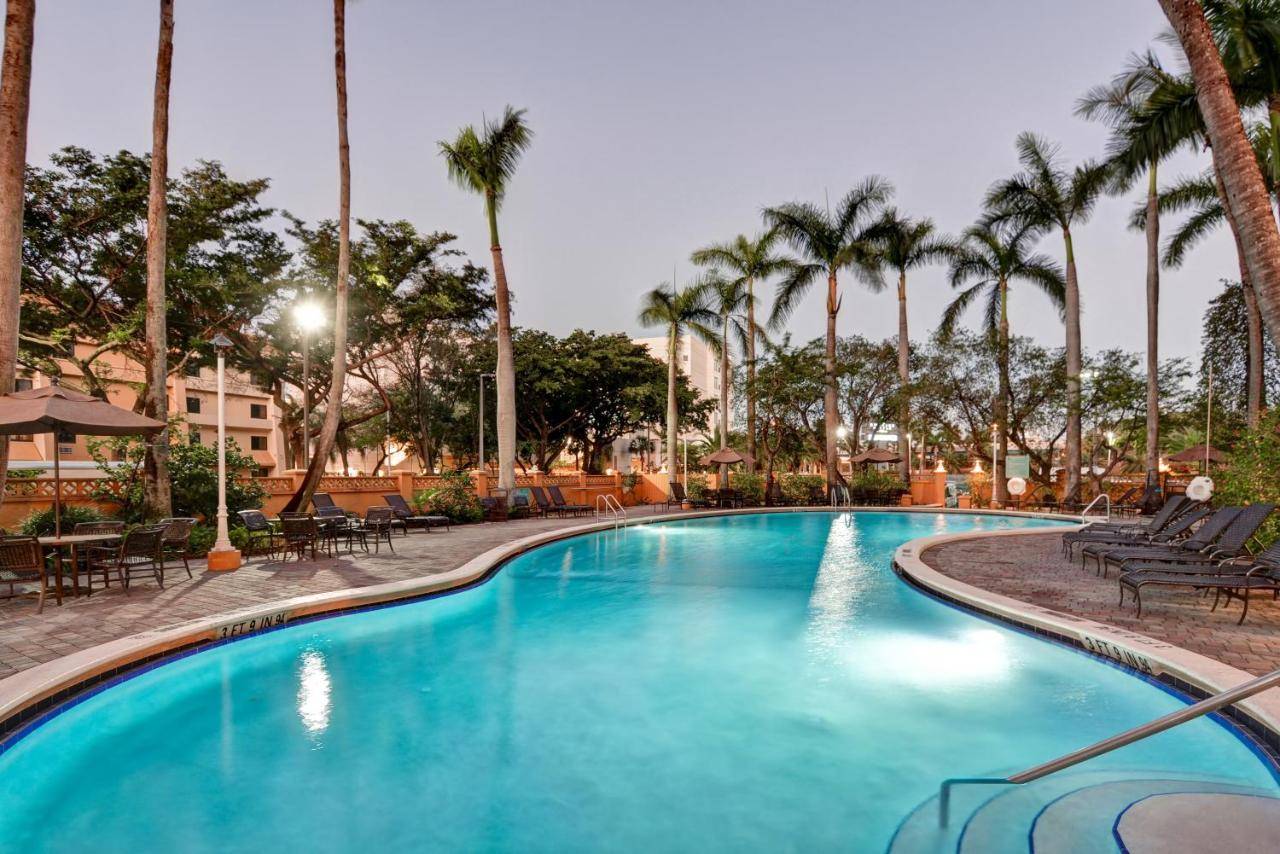 Embassy Suites by Hilton Miami International Airport, Miami hotel