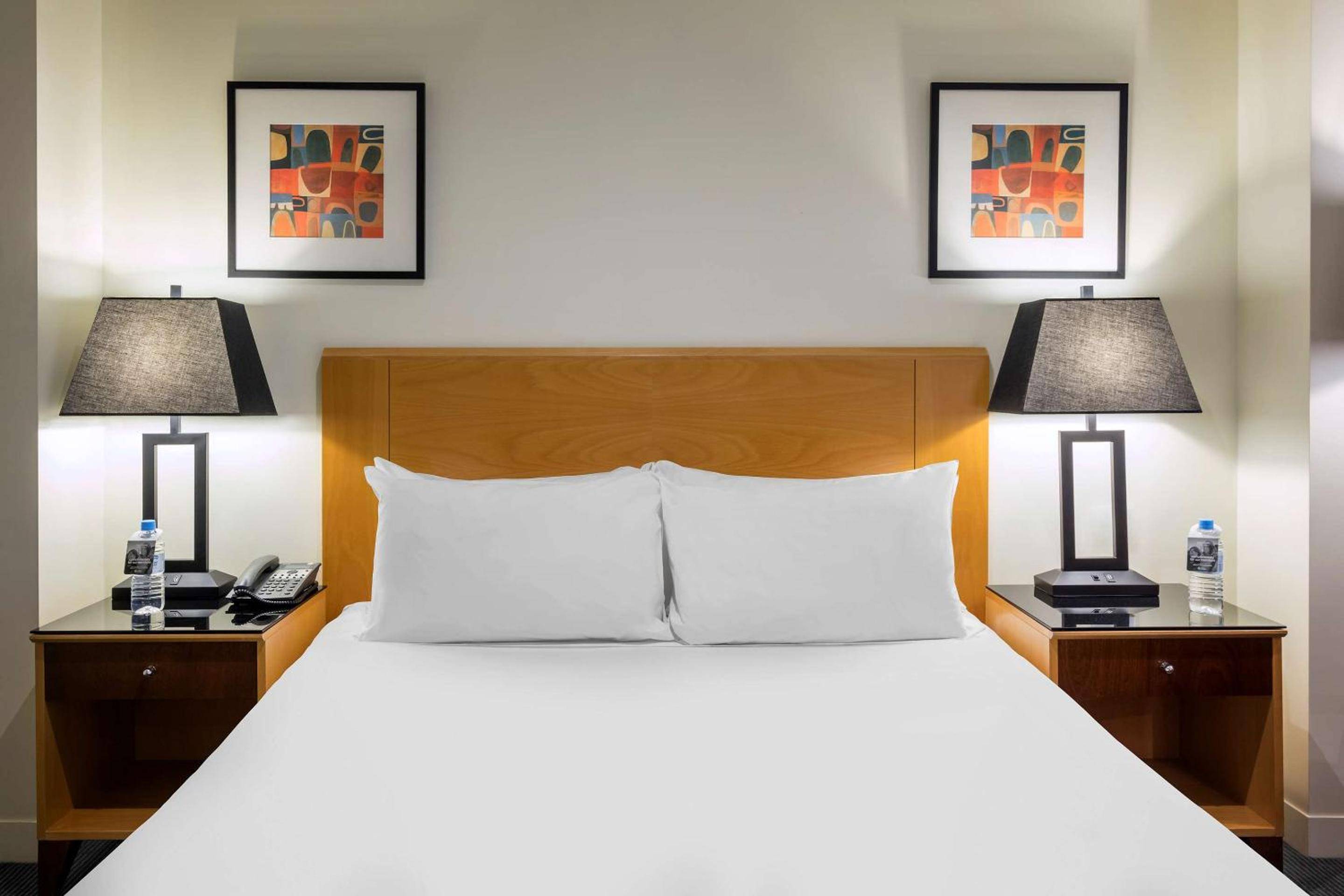 Radisson on Flagstaff Gardens