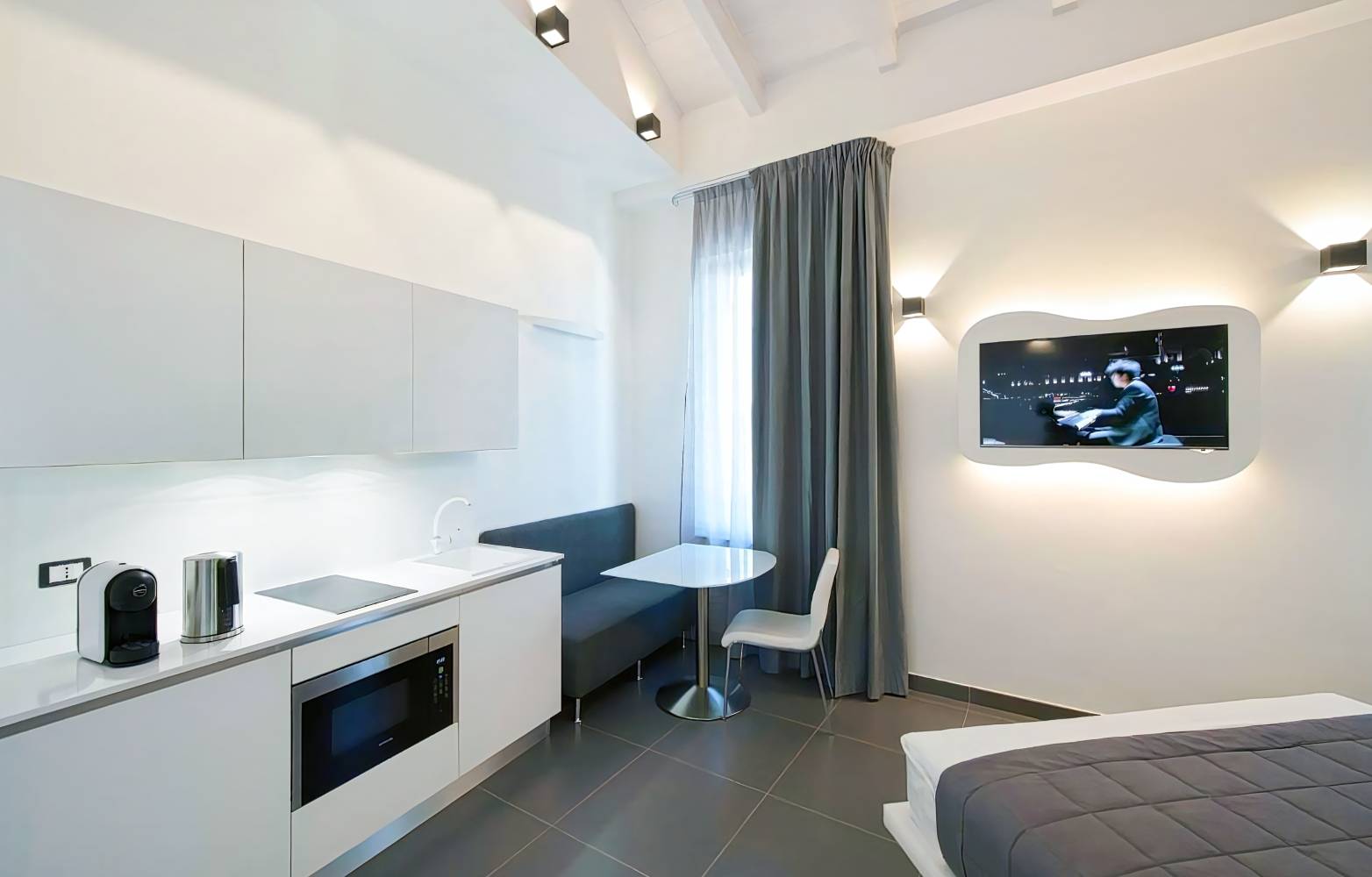 Mia Aparthotel