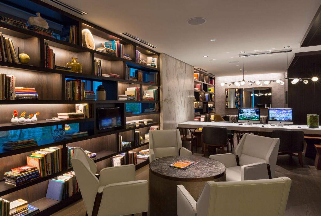 Hyatt Centric Chicago Magnificent Mile