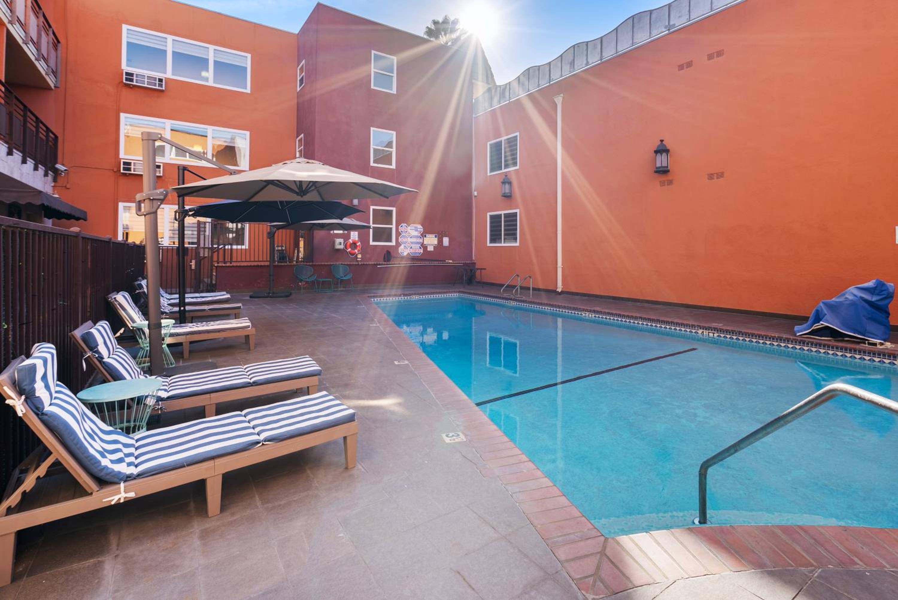 The Live Hotel