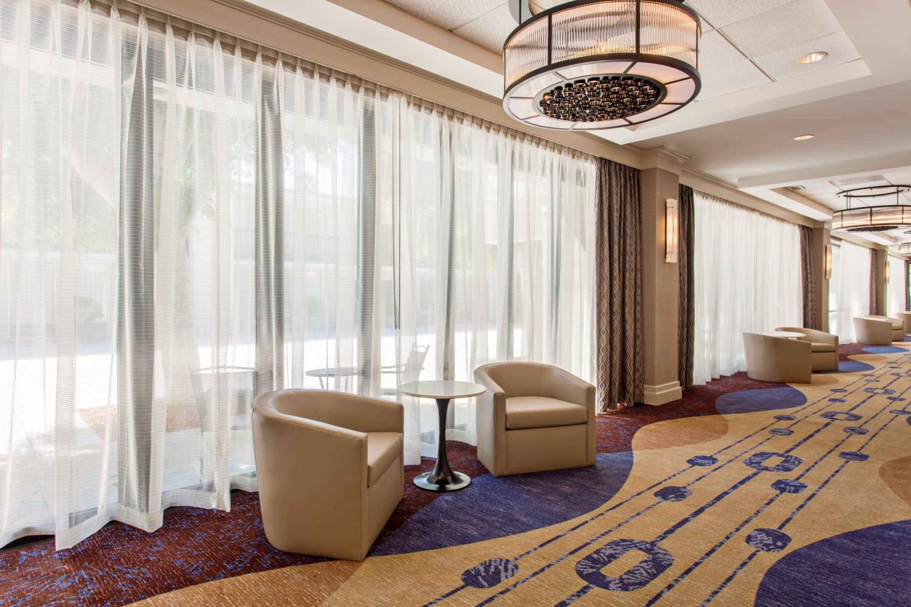 Holiday Inn Long Beach - Airport, an IHG Hotel