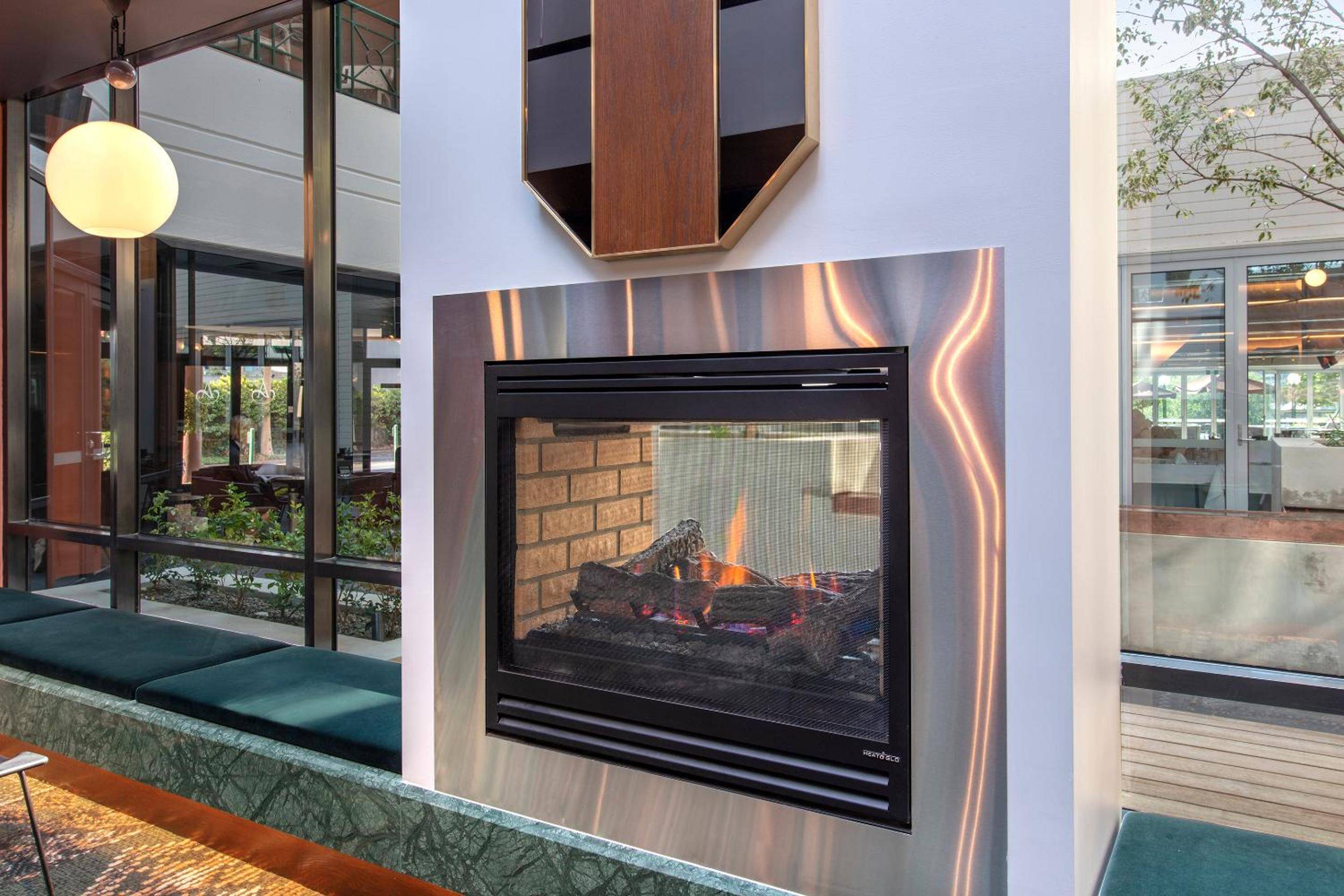Amora Hotel Riverwalk Melbourne