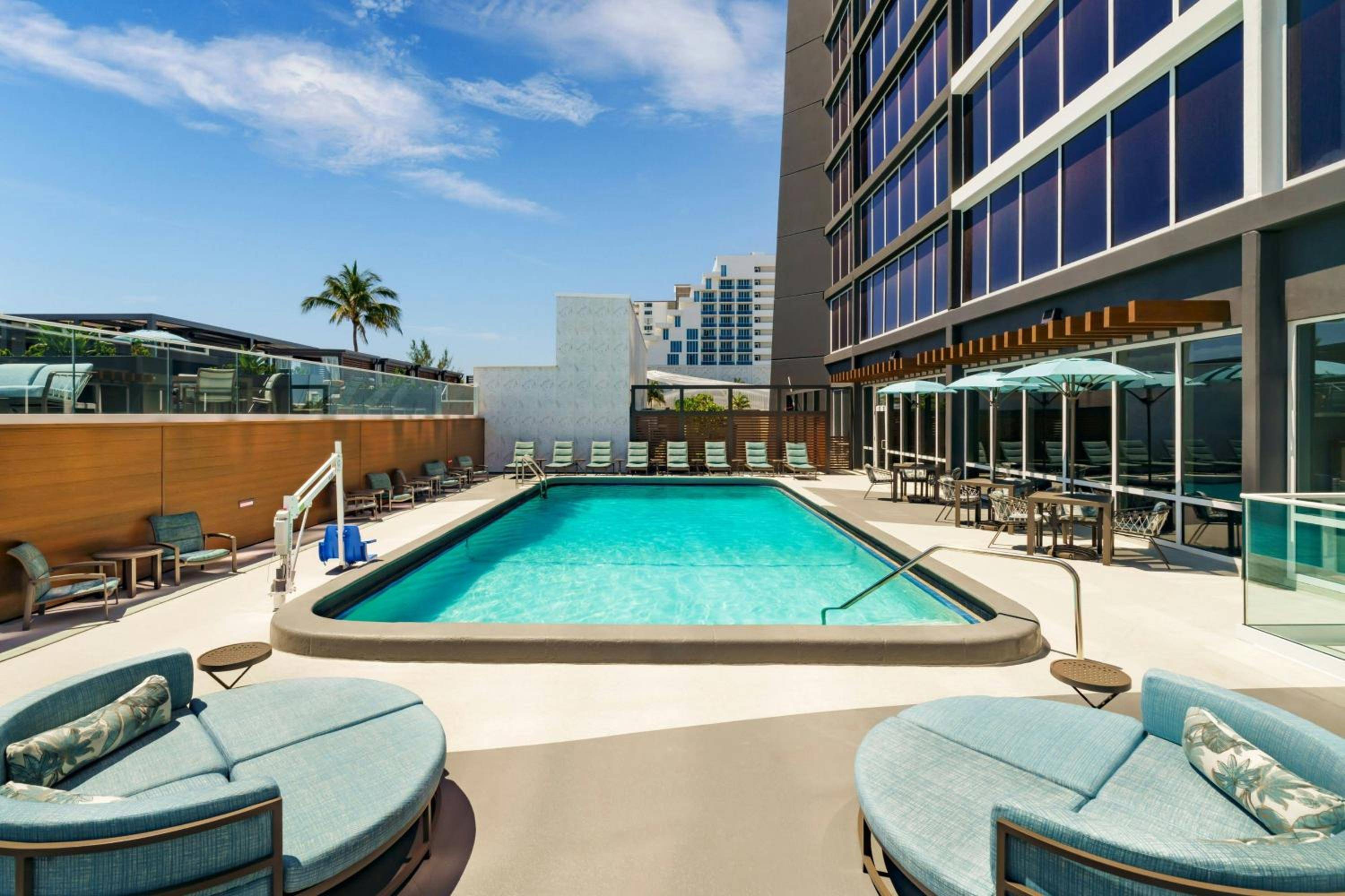 Courtyard by Marriott Fort Lauderdale Beach