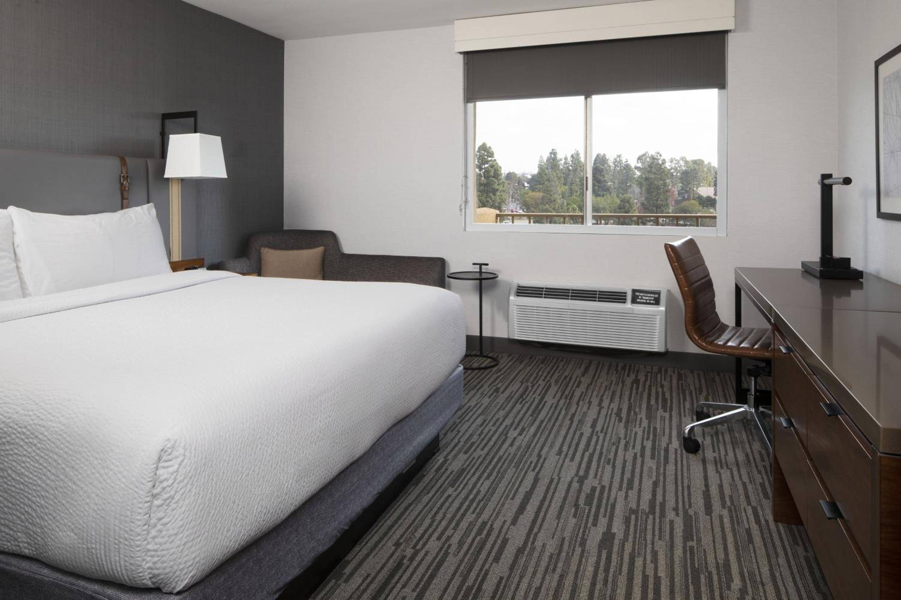 Four Points by Sheraton Los Angeles Westside