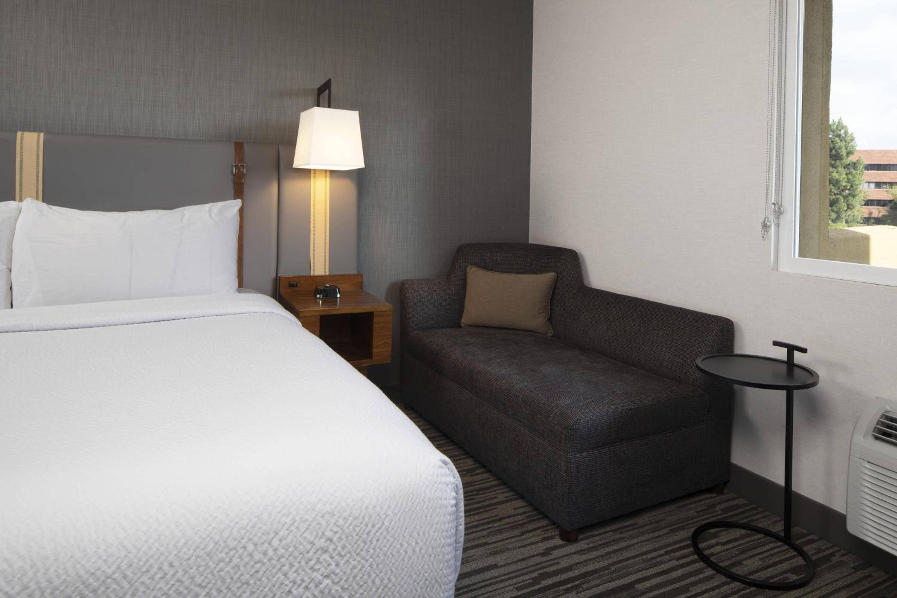 Four Points by Sheraton Los Angeles Westside
