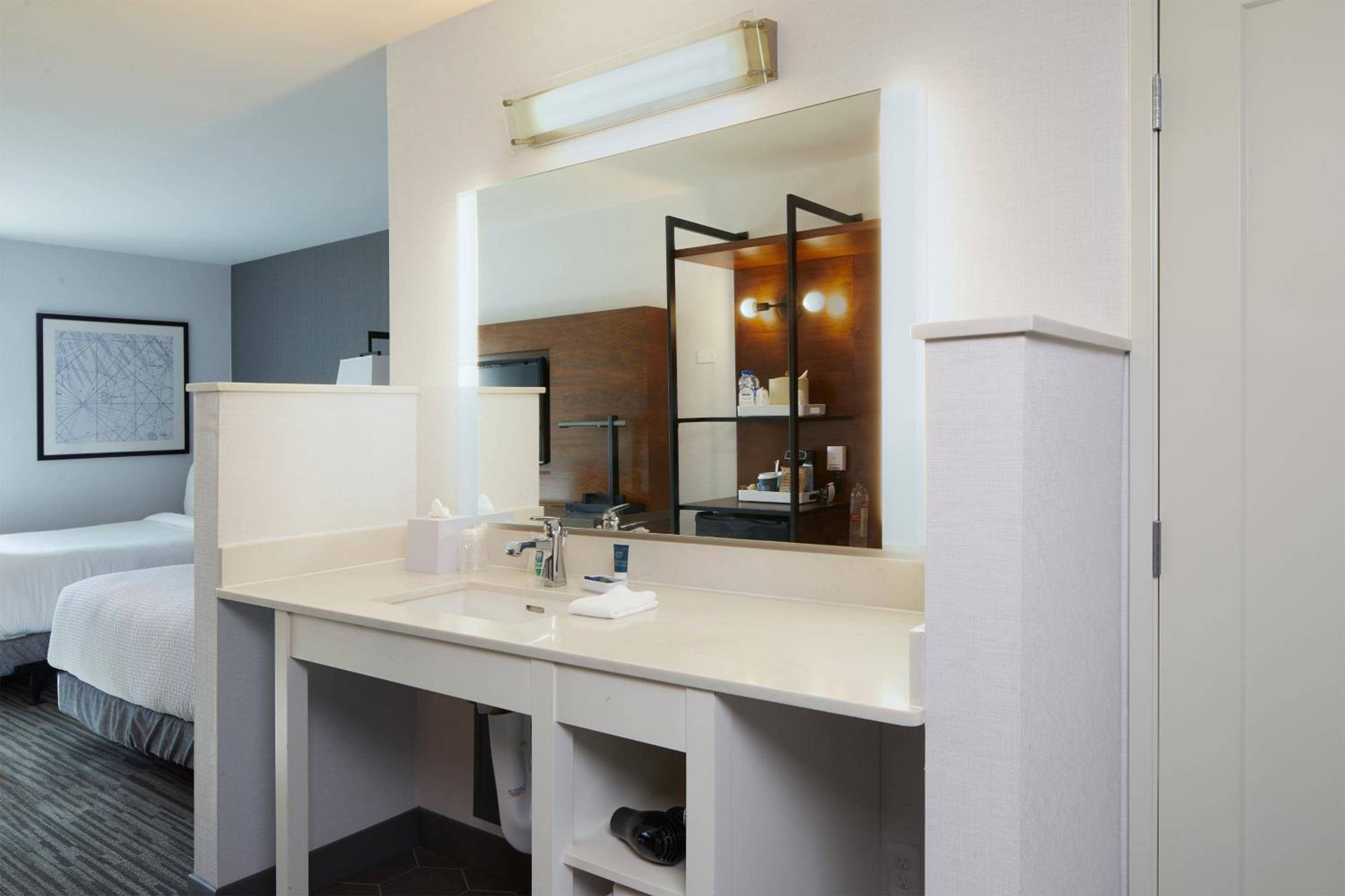 Four Points by Sheraton Los Angeles Westside